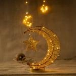 فانوس رمضان على شكل هلال