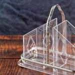 حامل ملاعق أكريليك بمقبض معدني