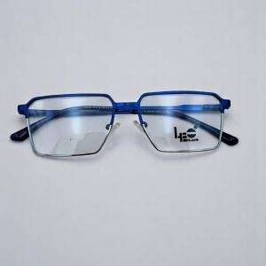 نظارة مستطيلة هندسية بلون أزرق ساتان من HEO Hustle