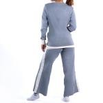 طقم سوت تريكو أنيق مع تصميم "V" باللون الأبيض في الأمام