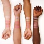 اسينس باليت أحمر الخدود وهايلايتر بتدرج الخوخ