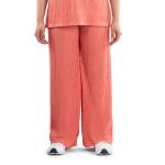 طقم ملابس منزلية بنقشة مضلعة تطريز على الصدر وقصة مريحة راحة وأناقة في كل لحظة