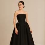 فستان نسائي أسود بدون حمالات بتصميم رائع