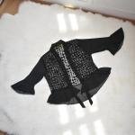 بلوزة دانتيل نسائية سوداء بشيفون شفاف وقصة بيبلوم وأكمام جرس