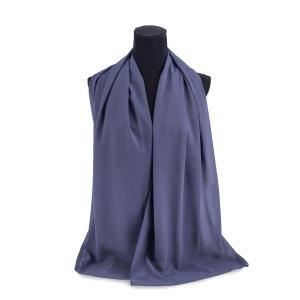 شيلة من القطن والبوليستر بحواف مخيطة بدقة - أزرق فحمي